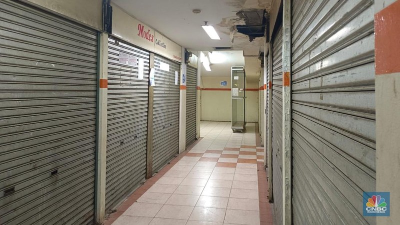 Mall Glodok City sepi pengunjung. (CNBC Indonesia/Martyasari Rizky)