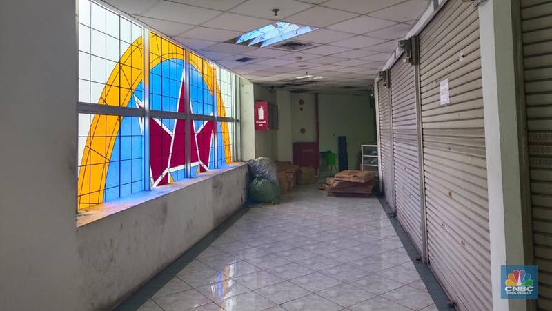 Mall Glodok City sepi pengunjung. (CNBC Indonesia/Martyasari Rizky)