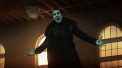 Saat Usaha Mengkhianati Hasil, Nicolas Cage Rela Minum Darah Tapi Filmnya Gak Laku