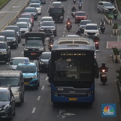 RI Krisis Angkutan Umum, Eh Malah Kendaraan Listrik Disubsidi
