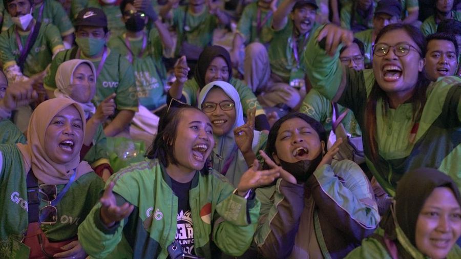 Grab Indonesia memberikan apresiasi senilai Rp 17,2 Miliar kepada puluhan ribu mitranya saat Hari Mitra Grab & OVO dan HAJATAN. Dilakukan di tujuh kota, ajang ini merupakan bagian dari langkah Grab untuk mengapresiasi dan memberikan penghormatan kepada para Mitra.