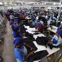 Badai PHK & Pengangguran Sulit Dihentikan Jika RI Abai Industri Ini