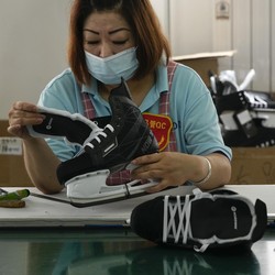Pabrik Sepatu Adidas Cs Cabut, Pindah ke Brebes & Kendal?