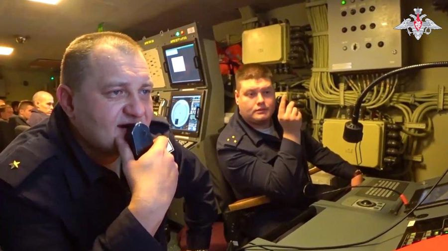 Sebuah kapal perang Rusia yang dipersenjatai rudal jelajah hipersonik telah menggelar latihan di area Laut Norwegia. (via REUTERS/RUSSIAN DEFENCE MINISTRY)