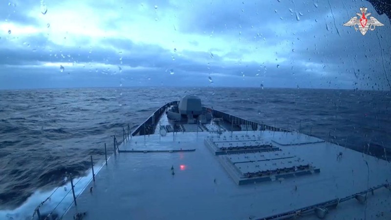 Sebuah kapal perang Rusia yang dipersenjatai rudal jelajah hipersonik telah menggelar latihan di area Laut Norwegia. (via REUTERS/RUSSIAN DEFENCE MINISTRY)