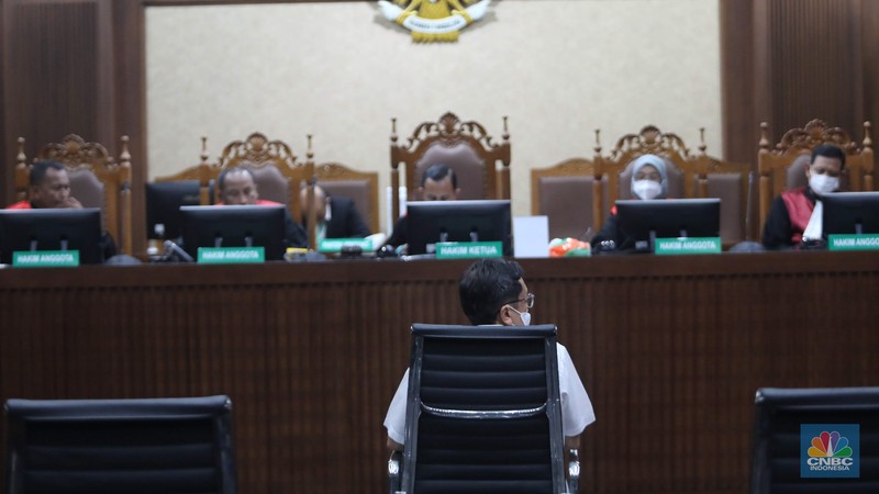 Direktur PT Hanson International Tbk Benny Tjokrosaputro saat menjalani sidang putusan kasus korupsi ASABRI di PN Pusat, Jakarta, Kamis, (12/1/2023). Direktur PT Hanson International Tbk Benny Tjokrosaputro saat menjalani sidang putusan kasus korupsi ASABRI di PN Pusat, Jakarta, Kamis, (12/1/2023). (CNBC Indonesia/ Muhammad Sabki)