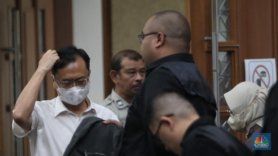 Direktur PT Hanson International Tbk Benny Tjokrosaputro saat menjalani sidang putusan kasus korupsi ASABRI di PN Pusat, Jakarta, Kamis, (12/1/2023). (CNBC Indonesia/ Muhammad Sabki)