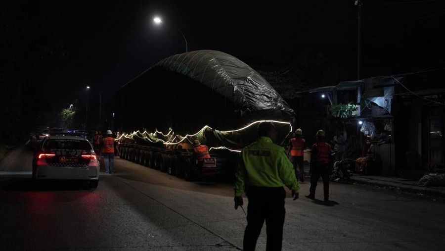 \Empat rangkaian EMU proyek KCJB telah tiba di Indonesia pada 25 Desember 2022 lalu. Saat ini rangkaian EMU tersebut sudah berada di PLB Cakung. (Dok. KCIC)