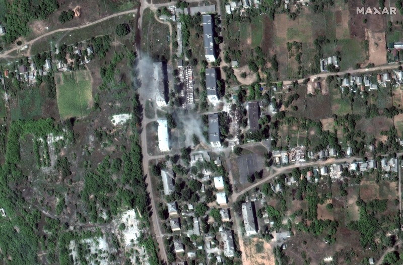 Gambar dari Satelit, kondisi sesudah serangan rudal Rusia di sekitar kota Bakhmut, Ukraina. Gambar dari Satelit, kondisi sesudah serangan rudal Rusia di sekitar kota Bakhmut, Ukraina. (Twitter @Maxar)