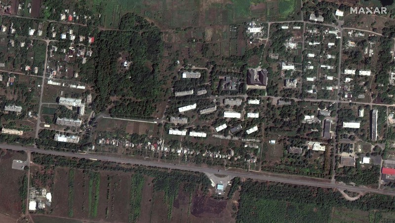 Gambar dari Satelit, kondisi sesudah serangan rudal Rusia di sekitar kota Bakhmut, Ukraina. (Twitter @Maxar)