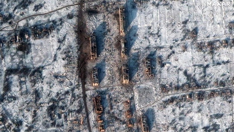 Gambar dari Satelit, kondisi sesudah serangan rudal Rusia di sekitar kota Bakhmut, Ukraina. (Twitter @Maxar)