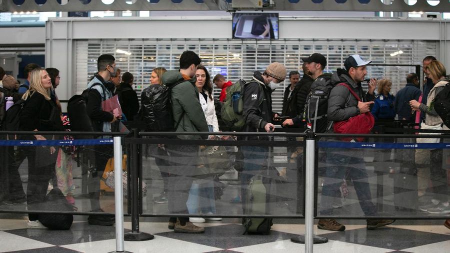 Pantauan dari sistem flightradar24 penerbangan domestik di seluruh wilayah Amerika Serikat (AS) terpaksa dihentikan Rabu (11/1/2023) pagi waktu setempat. (Tangkapan layar flightradar24)