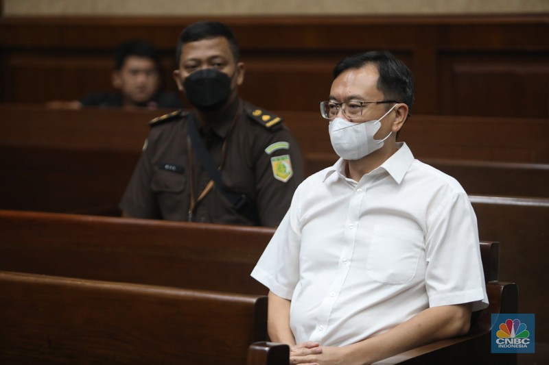 Terdakwa Benny Tjokrosaputro saat menjalani sidang Vonis di Pengadilan Tipikor, Jakarta, Kamis (12/1/2023). (CNBC Indonesia/Muhammad Sabki) Terdakwa Benny Tjokrosaputro saat menjalani sidang Vonis di Pengadilan Tipikor, Jakarta, Kamis (12/1/2023). (CNBC Indonesia/Muhammad Sabki)