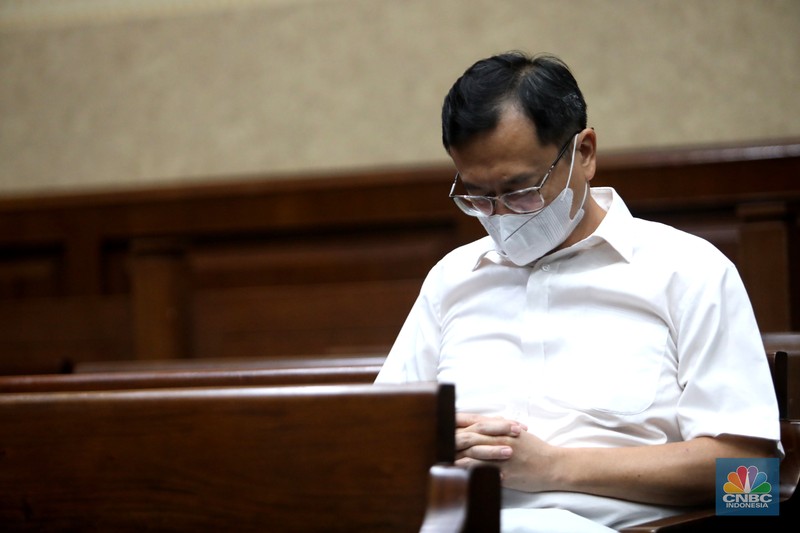 Terdakwa Benny Tjokrosaputro saat menjalani sidang Vonis di Pengadilan Tipikor, Jakarta, Kamis (12/1/2023). (CNBC Indonesia/Muhammad Sabki) Terdakwa Benny Tjokrosaputro saat menjalani sidang Vonis di Pengadilan Tipikor, Jakarta, Kamis (12/1/2023). (CNBC Indonesia/Muhammad Sabki)