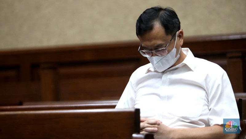 Terdakwa Benny Tjokrosaputro saat menjalani sidang Vonis di Pengadilan Tipikor, Jakarta, Kamis (12/1/2023). (CNBC Indonesia/Muhammad Sabki)