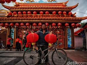 Mengapa Imlek Identik dengan Warna Merah? Ini Jawabannya