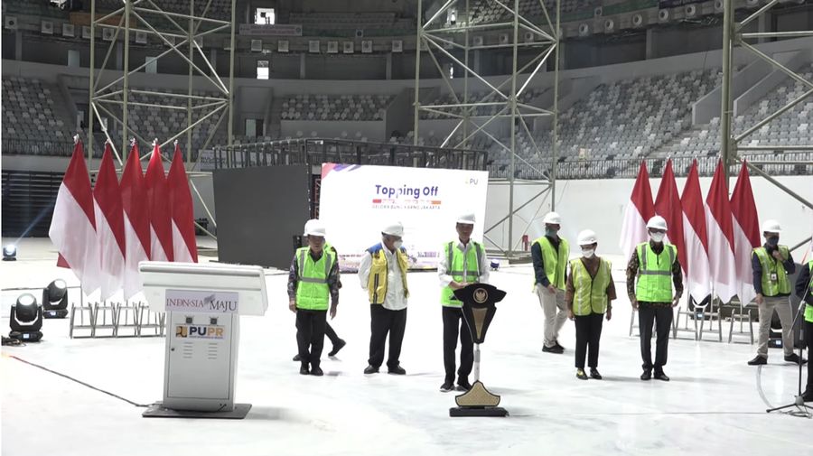 Presiden Joko Widodo menghadiri acara Topping Off Indoor Multifunction Stadium Gelora Bung Karno, Jakarta pada (13/1/2022). (Tangkapan Layar Youtube KemenPUPR)