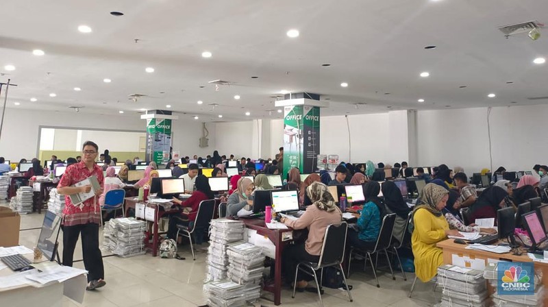 Sepi dan lenggangnya pusat perbelanjaan terkadang membuat pemiliknya memutuskan untuk menjual asetnya tersebut, seperti halnya Mal Cibinong Square yang berlokasi di wilayah Cibinong, Kabupaten Bogor, Jawa Barat. (CNBC Indonesia/Martyasari Rizky)