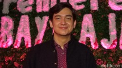 Video: Cerita Adipati Dolken Kesulitan Nyanyi Lagu Anak di The Shadow Strays