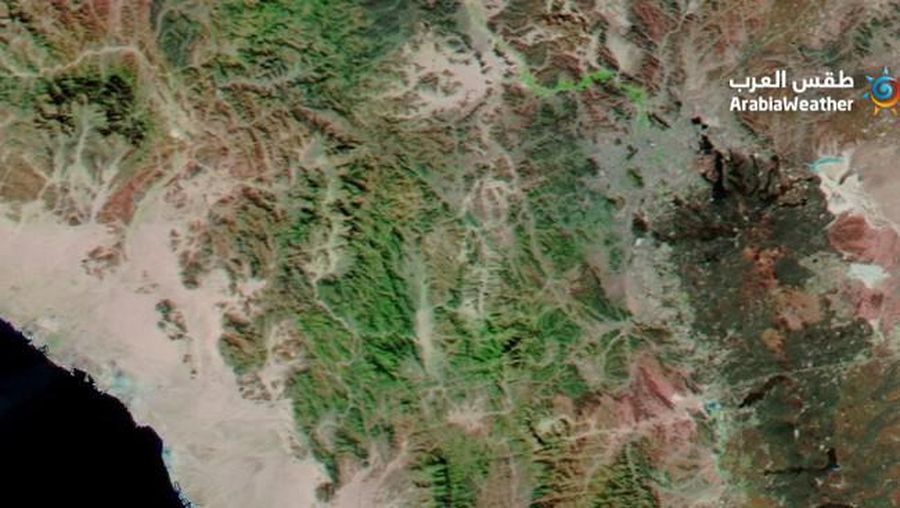 Penampakannya terlihat melalui satelit dataran hijau di Jeddah, Makkah Al-Mukarramah dan Al-Madinah Al-Munawwarah. Curah hujan tinggi membuat sejumlah wilayah di Arab Saudi berubah menjadi hijau. (Dok: Climate Extremes via ArabiaWeather)