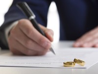 Nikah Gak Pisah Harta, Perlukah Bikin Perjanjian Pascanikah?