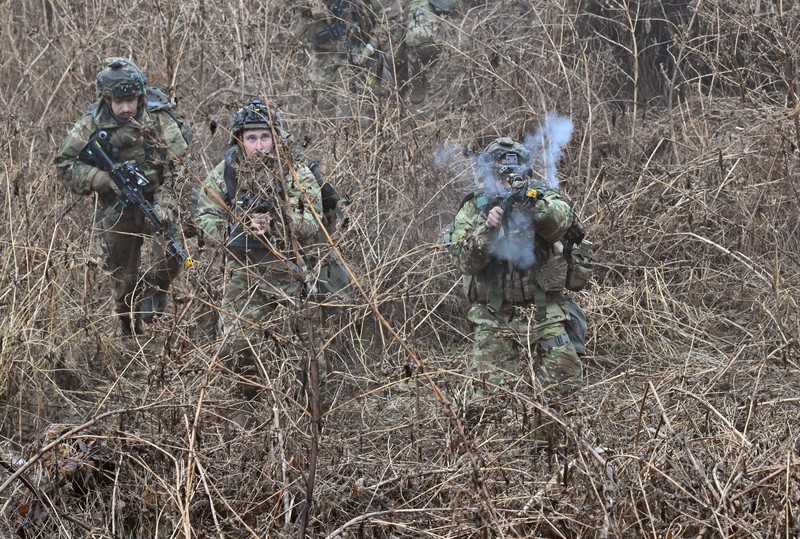 Tentara Korsel-AS gelar latihan militer gabungan dekat perbatasan Korea Utara. (Getty Images/Chung Sung-Jun) Tentara Korsel-AS gelar latihan militer gabungan dekat perbatasan Korea Utara. (Getty Images/Chung Sung-Jun)
