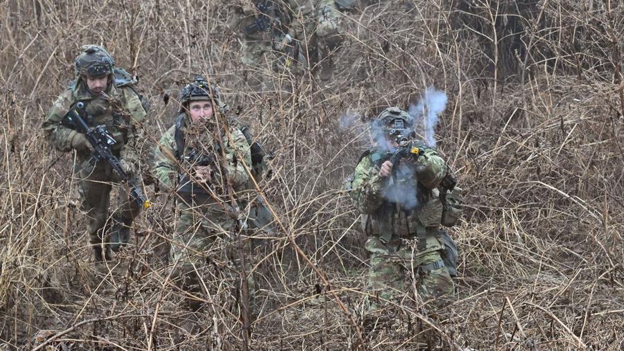 Tentara Korsel-AS gelar latihan militer gabungan dekat perbatasan Korea Utara. (Getty Images/Chung Sung-Jun)