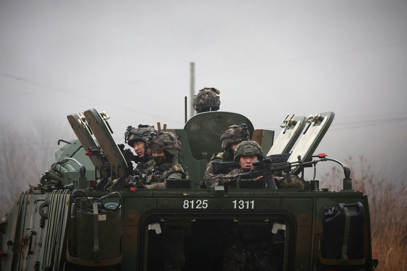 Tentara Korsel-AS gelar latihan militer gabungan dekat perbatasan Korea Utara. (Getty Images/Chung Sung-Jun) Tentara Korsel-AS gelar latihan militer gabungan dekat perbatasan Korea Utara. (Getty Images/Chung Sung-Jun)