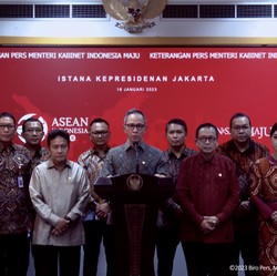 Jokowi Panggil OJK Cs ke Istana, Beri Arahan Hadapi 2023!
