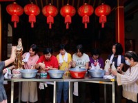 10 Pantangan di Tahun Baru Imlek, Termasuk Menagih Utang