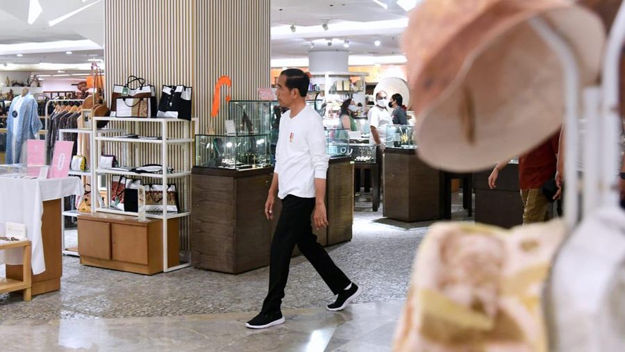 Presiden Joko Widodo di Grand Indonesia, Jakarta, Minggu (15/1/2023). (BPMI Setpres)