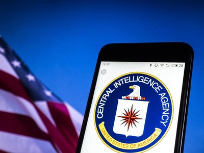 Trump Tekan CIA: Balas Dendam & Kekacauan Hantam Jantung Intelijen AS