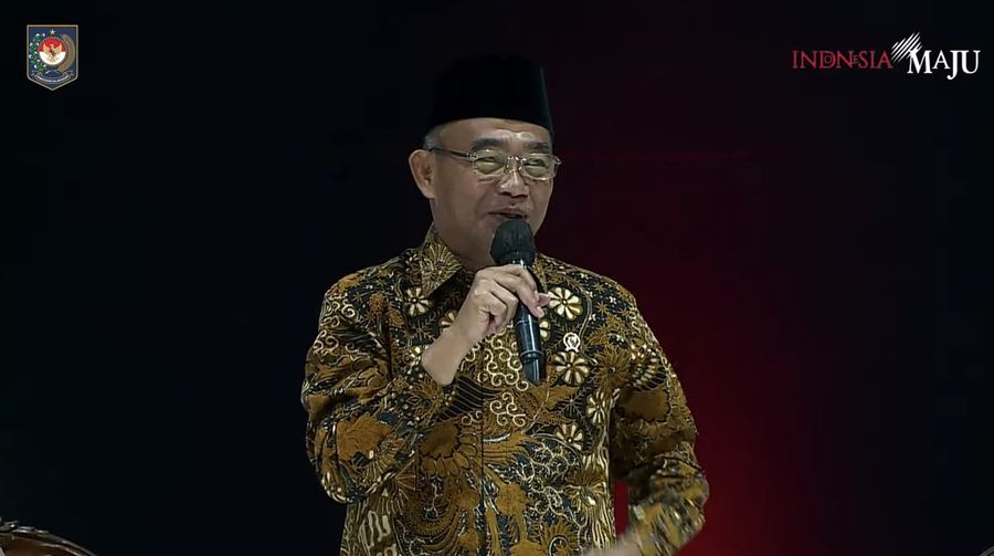 Menko Pembangunan Manusia dan Kebudayaan Muhadjir Effendy dalam Rakornas Kepala Desa dan Forkopimda Tahun 2023. (Tangkapan Layar Youtube Kemendagri RI)