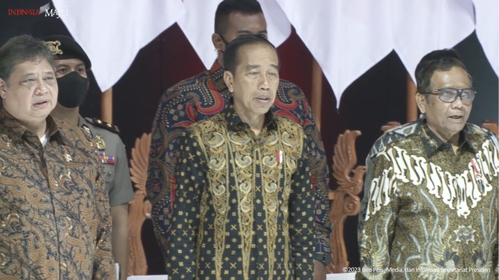 Presiden Jokowi Resmikan Pembukaan Rakornas Kepala Daerah dan Forum Komunikasi Pimpinan Daerah se-Indonesia Tahun 2023, SICC Sentul, Kabupaten Bogor, 17 Januari 2023. (Tangkapan Layar Youtube Sekretariat Presiden)