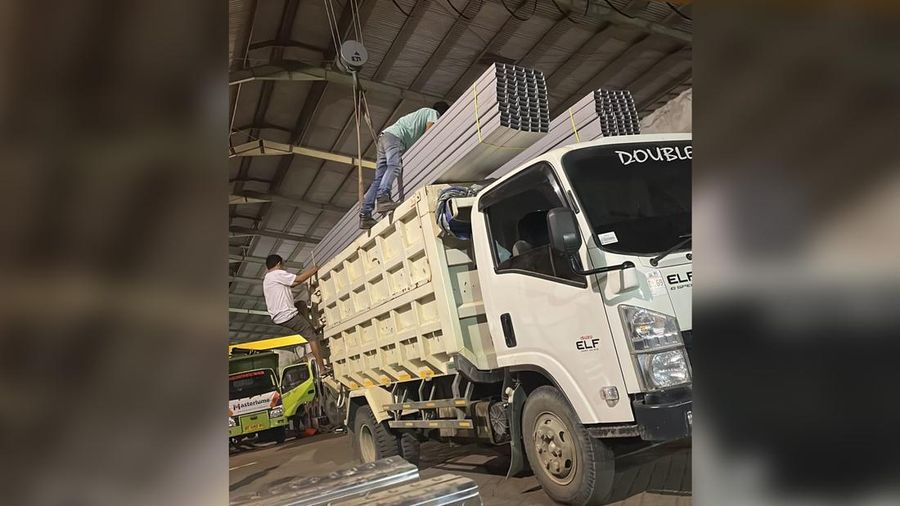 warga Desa Bumi Harapan menjual asetnya untuk IKN dan jadi modal beli truk angkut bahan material proyek IKN (Foto : Ifantri, salah satu warga Desa Bumi Harapan)