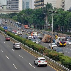 Gaji Warga Jatabek Bisa Tekor-Tarif Tol Naik Berjamaah, Ini Daftarnya
