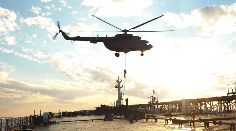 IRAN-MILITARY/ A missile is launched during an exercise of the Islamic Revolution Guards Corps (IRGC) navy in the south of Iran, in this picture obtained on January 17, 2023. IRGC/WANA (West Asia News Agency)/Handout via REUTERS ATTENTION EDITORS - THIS PICTURE WAS PROVIDED BY A THIRD PARTY