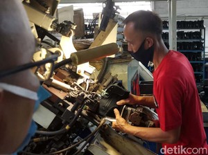Pengusaha Teriak Ekspor Alas Kaki ke AS Anjlok Gegara Tarif Trump