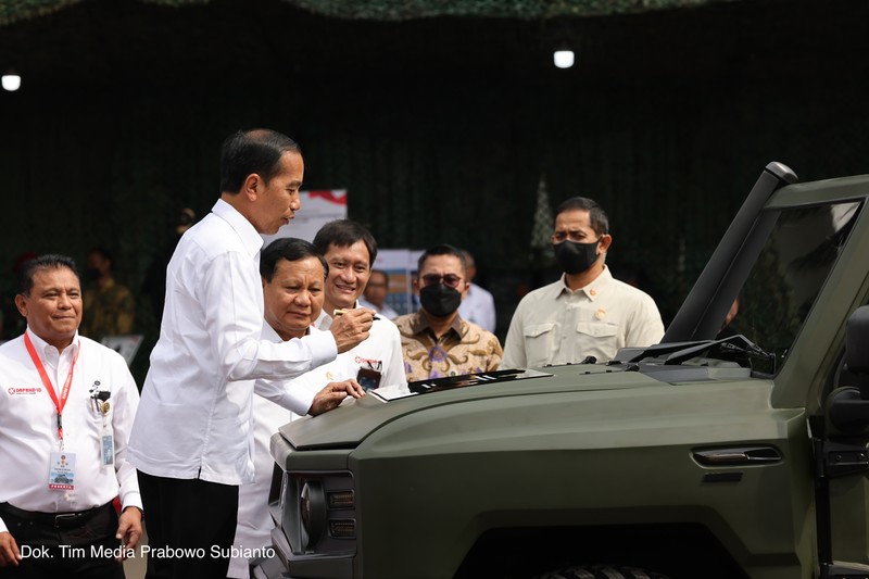 Presiden RI Joko Widodo bersama Menteri Pertahanan Prabowo Subianto telah resmi memberikan nama 
