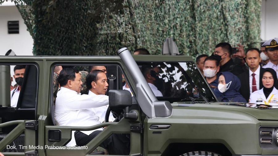 Presiden RI Joko Widodo bersama Menteri Pertahanan Prabowo Subianto telah resmi memberikan nama 