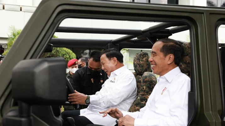 Seberapa Canggih Sih Maung Pindad Tunggangan Jokowi-Prabowo?