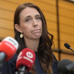 Pernyataan Lengkap Pengunduran Diri Jacinda Ardern