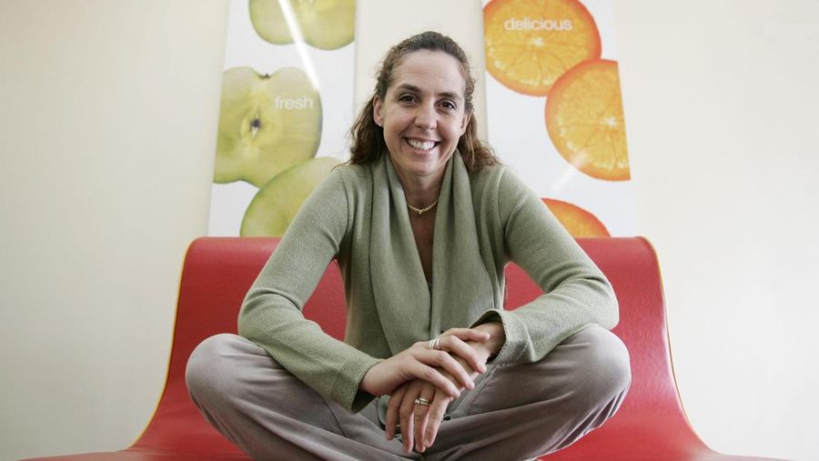(AUSTRALIA OUT) Boost Juice CEO Janine Allis, 11 July 2005. The Age Picture by JOE ARMAO (Photo by Fairfax Media via Getty Images/Fairfax Media via Getty Images via Getty Images)