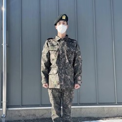 Selesai Tugas Wamil, Jin BTS Larang ARMY Datang ke Kamp