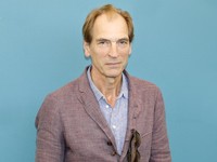 Aktor Inggris Julian Sands Dilaporkan Hilang di California