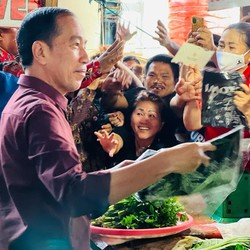 Pedagang Pasar Manado Bikin Heboh, Jokowi Kaget Banget!