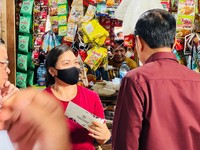 Jokowi Tampil Beda Saat Blusukan di Pasar Manado, Apa Tuh?