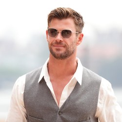 Terharu! Chris Hemsworth Dapat Kejutan Menyentuh dari Istri
