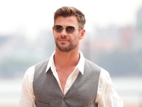 Terharu! Chris Hemsworth Dapat Kejutan Menyentuh dari Istri