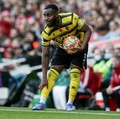 Pesepak Bola Bolongin Kaus Kaki, Ternyata Ini Alasannya